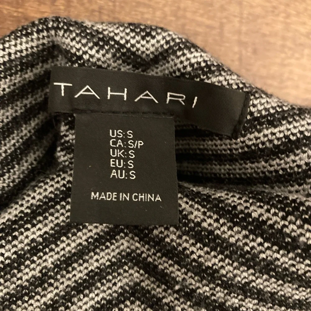 Tahari Mock Neck Sweater Contemporary Black and White Stripes Women’s S - Picture 2 of 8